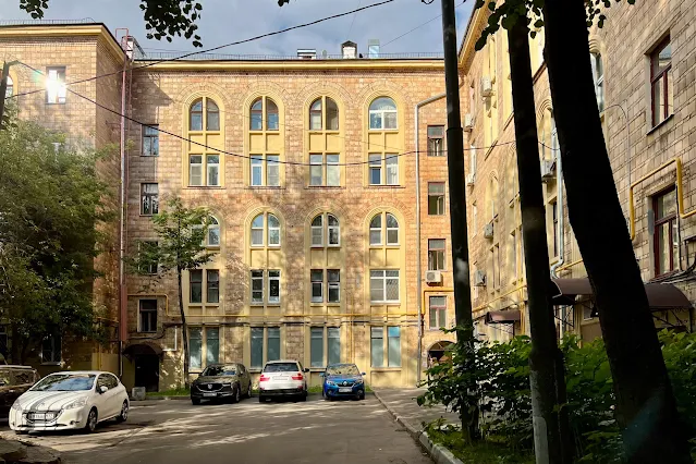 Петровско-Разумовский проезд, 1-я Хуторская улица, дворы, жилой дом 1954 года постройки