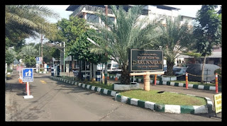Gerbang Masuk Pondok  Pesantren Darunnajah Ulujami Jakarta
