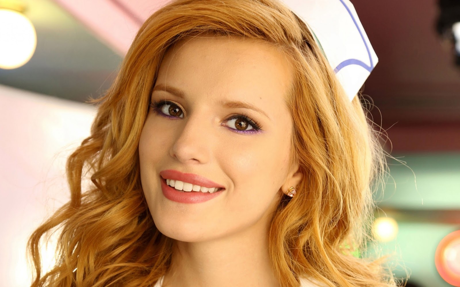 Bella Thorne HD Images and Wallpapers - Hollywood Actress