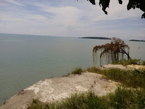 Wisata Religius Pantai Batu Putih dari Alam Ketapang Lampung