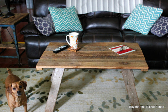 sawhorse table, reclaimed wood, repurposed, salvaged table, minwax, barnwood, http://goo.gl/2Ur94T