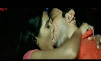 bollywood_hot_kissing6