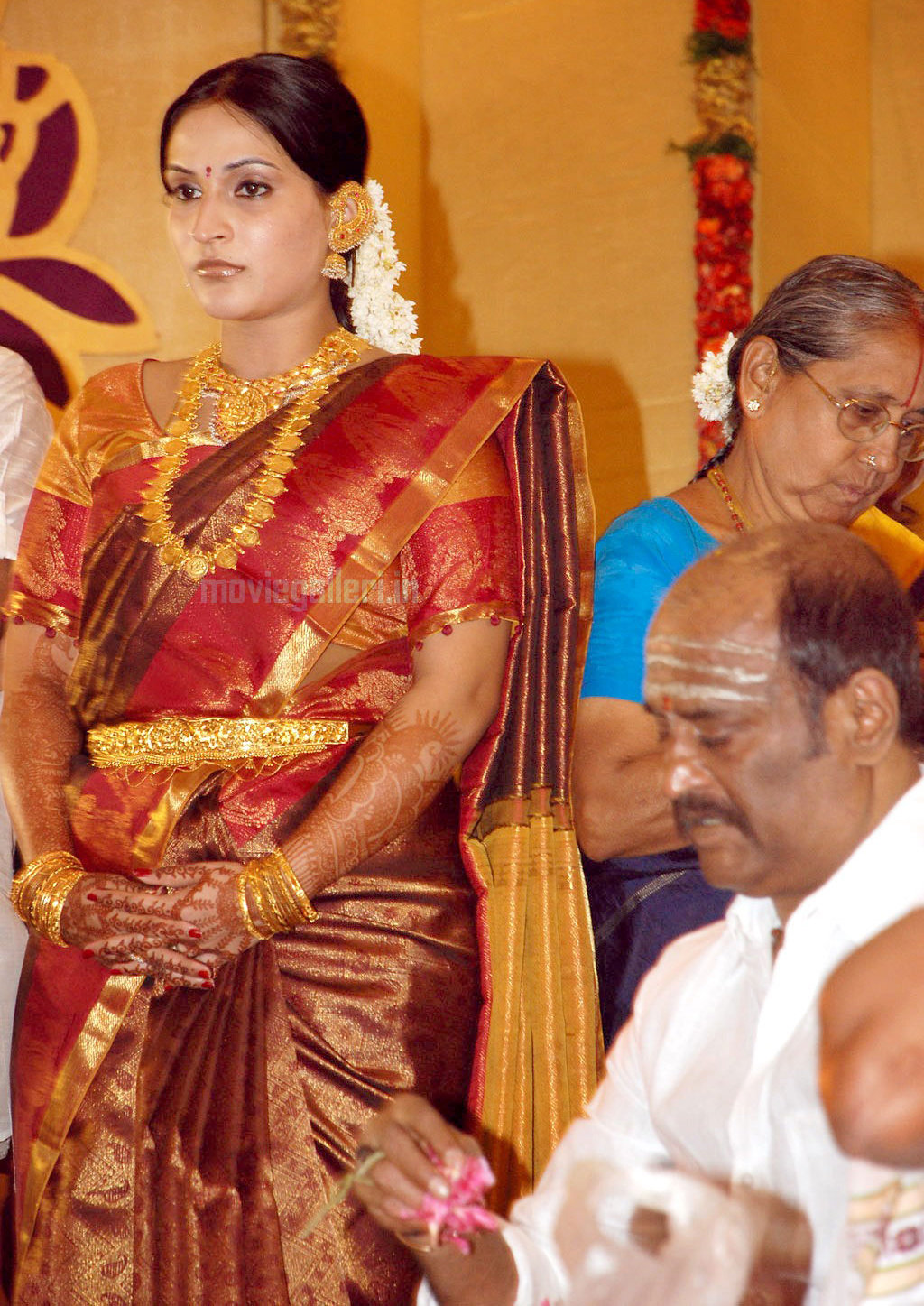 Aishwarya Dhanush @ Soundarya Rajinikanth Wedding Photos ...