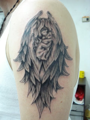 Alumbramiento · Gay Pride · Tattoo TATTOO: Alas de Angel