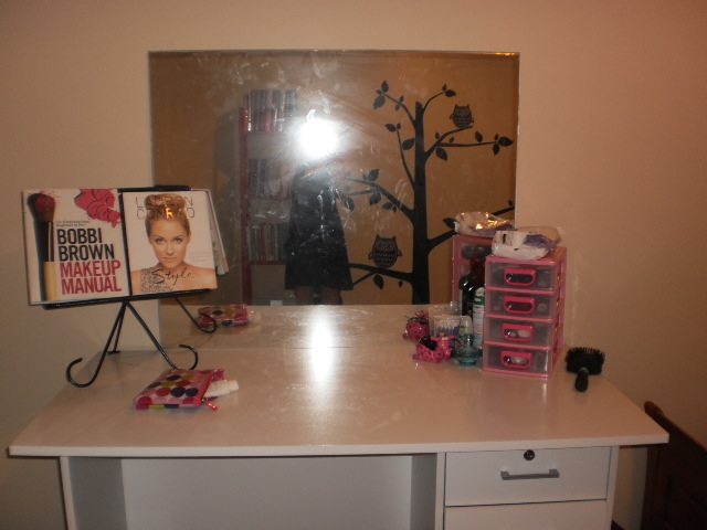 makeup vanity desk. Above is my make up vanity.