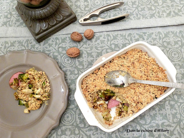 Crumble de poireaux, saucisse de Morteau et noix