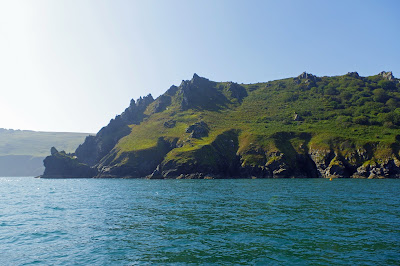 Achilles 9 metres "Sancerre" entering Salcombe