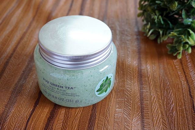 The Body Shop, Fuji Green Tea Body Scrub, Skin care, Benefits of Green tea, The Body Shop Pakistan, Beauty, beauty blog, skin care blog, green tea for skin, red alice rao, redalicerao, top beauty blog of Pakistan