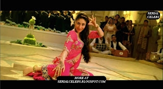 kareena hot show in red dress