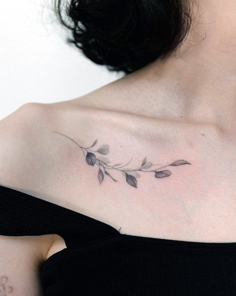 80 tatuagens de folhas para as mulheres que amam a natureza