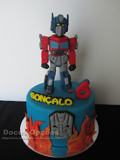 O Optimus Prime dos Transformers foi ao 6º aniversário do Gonçalo