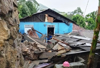 Hujan Deras, Empat Rumah Warga Srengsem Jadi Korban Banjir dan Longsor