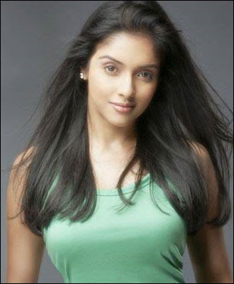 bollywood-ghajini-fame-heroine-asin-aasin-thottumkal