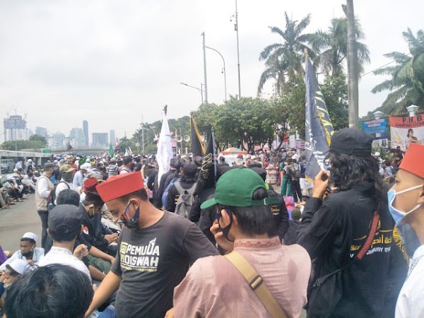 Aksi Tolak Omnibus Law hingga Cabut RUU HIP, DPR Dikepung Mahasiswa, Buruh dan PA 212