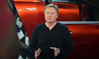 Henrik Fisker baisse son salaire à 1 $ pour maintenir en vie le dossier de faillite de Fisker Inc.