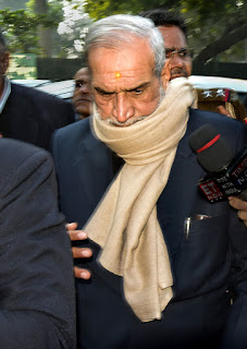 sajjan-kumar-surrendered-in-the-anti-sikh-riot-case-sent-to-mandoli-jail