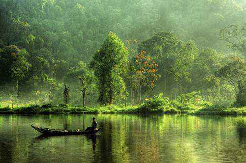 Foto Pemandangan yang menyejukkan Mata