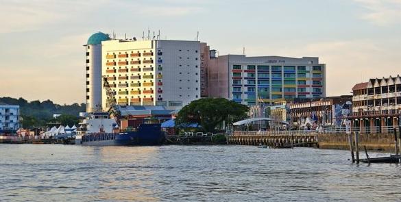 View of Limbang Plaza from Seberang Kedai