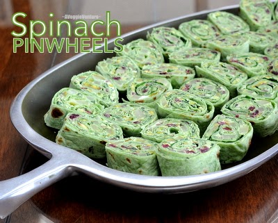 Spinach Pinwheels with Pears & Dried Cranberries, a festive holiday appetizer from #AVeggieVenture. For Weight Watchers, just #PP1.