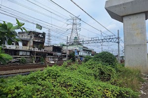 Pencurian Pagar Rel Dekat JIS Diduga Terorganisir, Warga Pilih Diam karena Takut