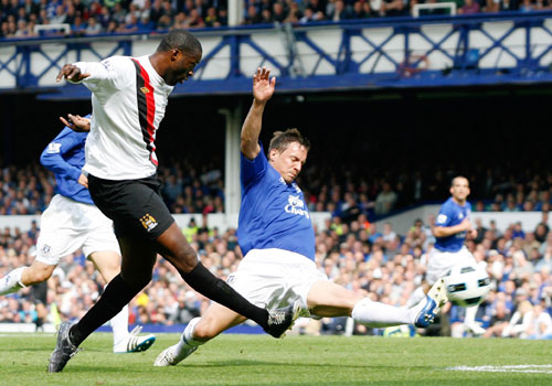 Yaya Toure shooting, Everton - Manchester City