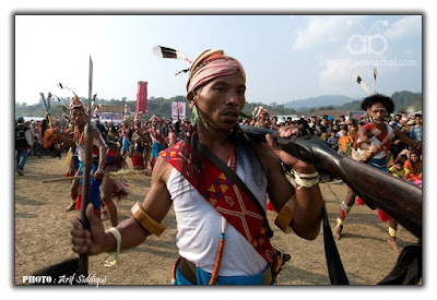 Dynamic war dance of Wanchos was the best attraction of the day