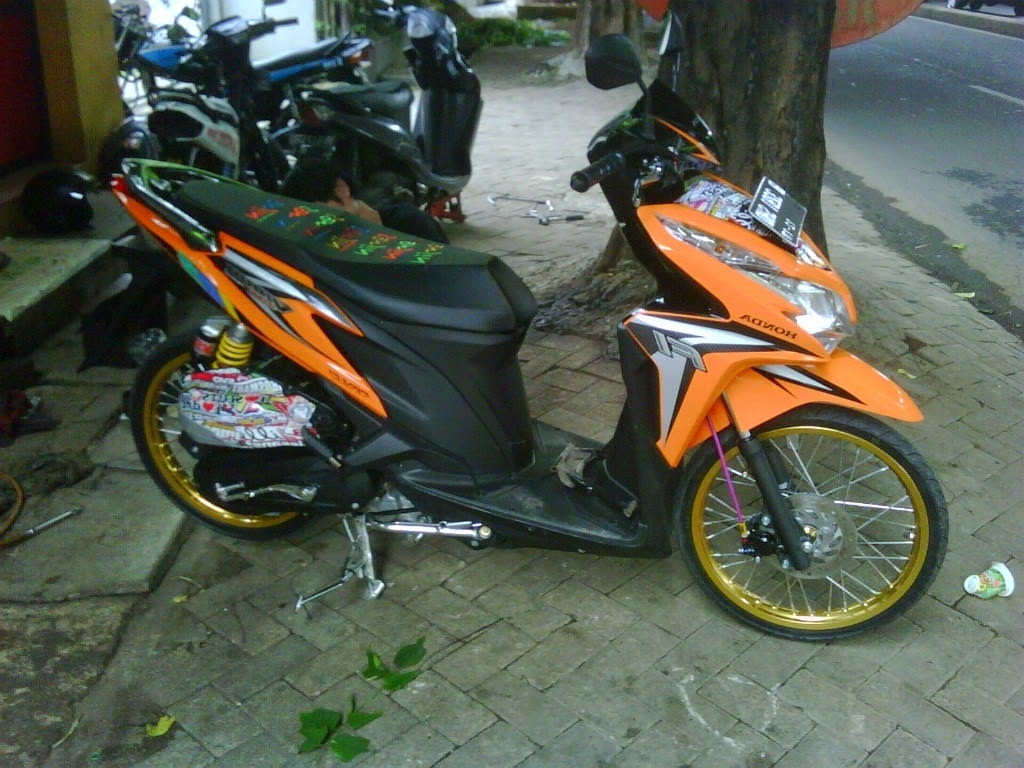 100 Modifikasi Motor Vario 125 Warna Orange Terkeren Kumbara Modif