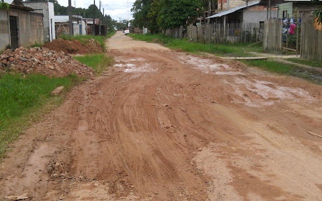 #Tabatinga-AM - Morador da T-26 reclama da lama e os buracos