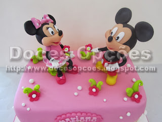 bolo minnie e mickey bragança