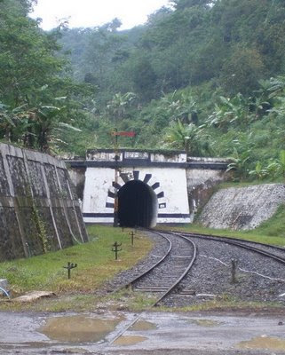 10 Terowongan Kereta Terpanjang Di Indonesia [ www.BlogApaAja.com ]