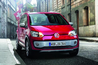 Volkswagen Cross Up! 5-Door (2013) Front Side
