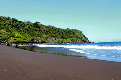 pantai tersembunyi di Jember, pantai yang belum terjamah di Jember, pantai di Jember