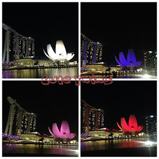 menikmati light show di marina bay singapura