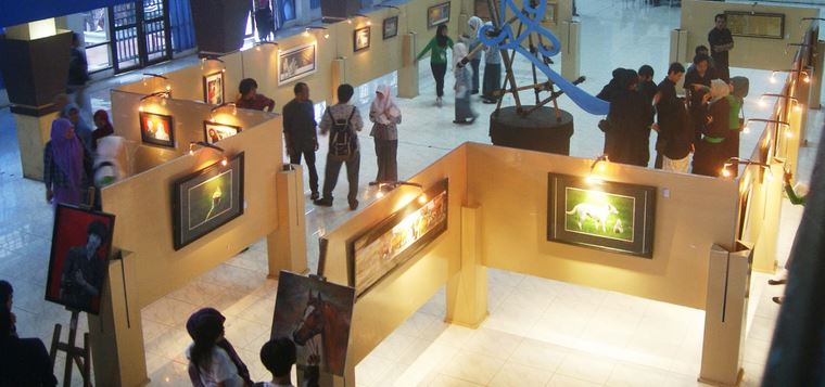 Contoh Materi Makalah Tentang Pameran  Seni  Rupa  Beserta 