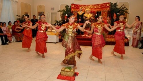 Namanama Tarian tradisional Indonesia dan asal daerahnya