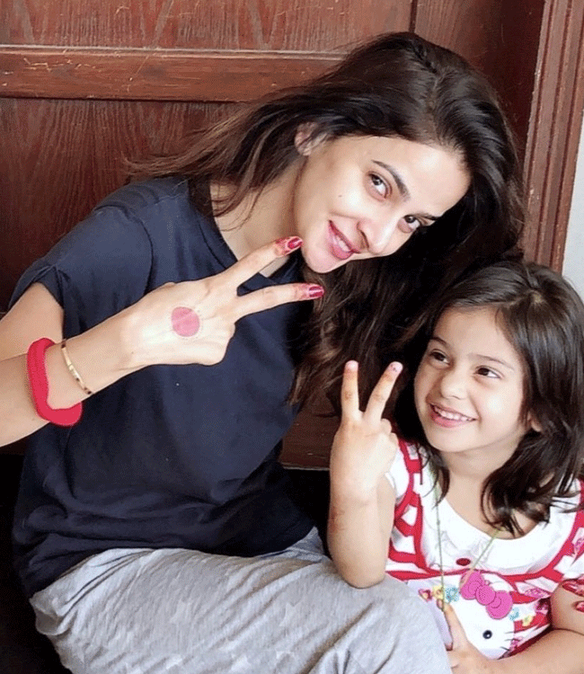 saba qamar children