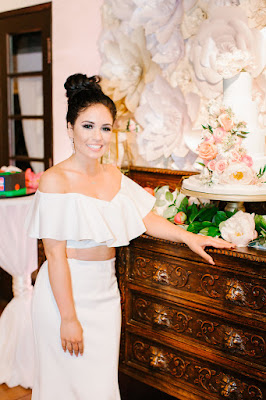 bride change into second dress of the night