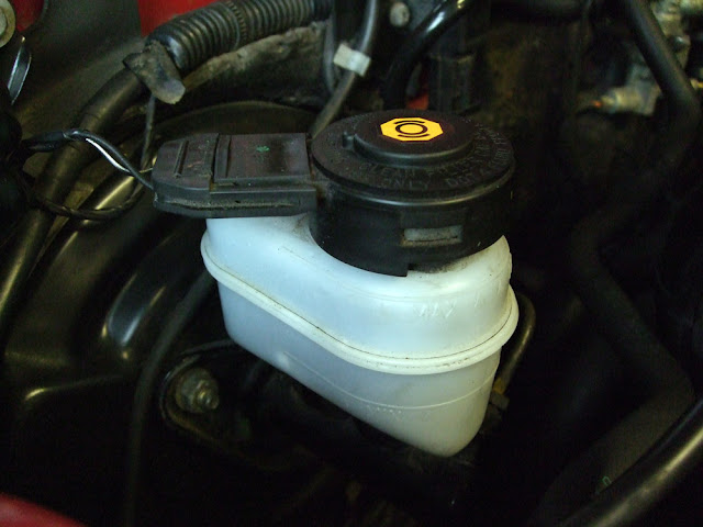 MG ZR Rover 25 master brake cylinder reservoir