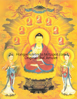 buddha dalam tradisi mahayana , yao se fo bersama bodhisattva matahari dan bulan