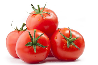 Cara Memutihkan Wajah Dengan Tomat Saja