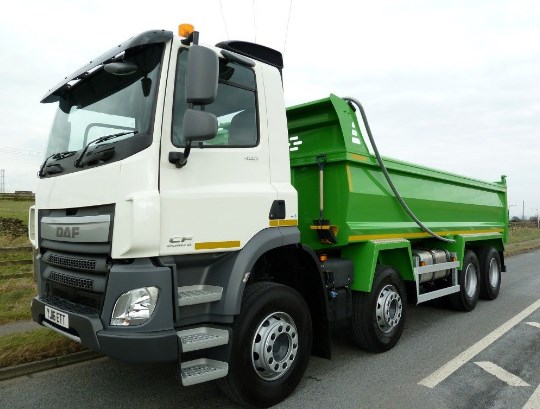 mobil dam truk  DAF CF400 THOMPSON TIPPER