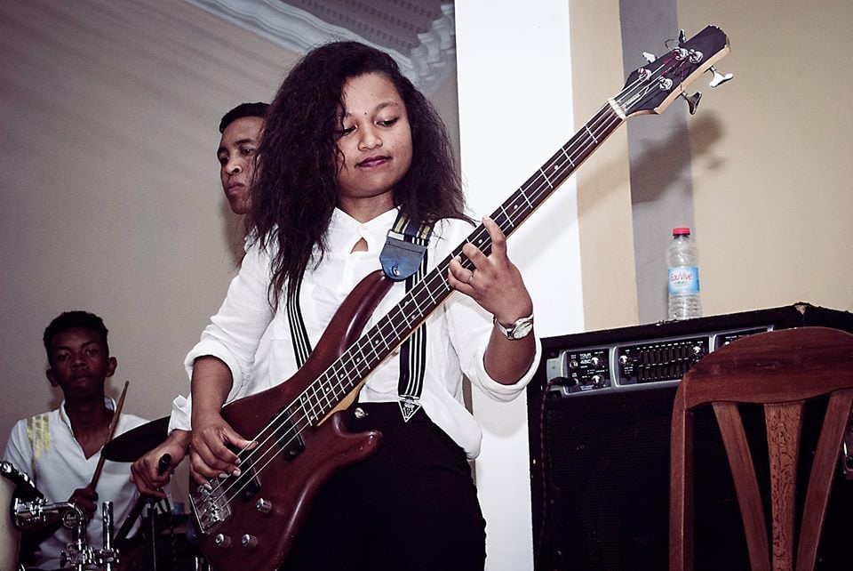 Moria Randrianantenaina : Une fille à la guitare basse, comment est-ce qu’elle le vit ? 