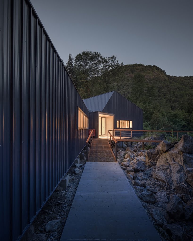 Casa sobre las Rocas por Schwember García-Huidobro Arquitectos