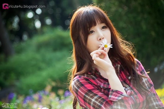 1 Hong Ji Yeon outdoor - very cute asian girl-girlcute4u.blogspot.com