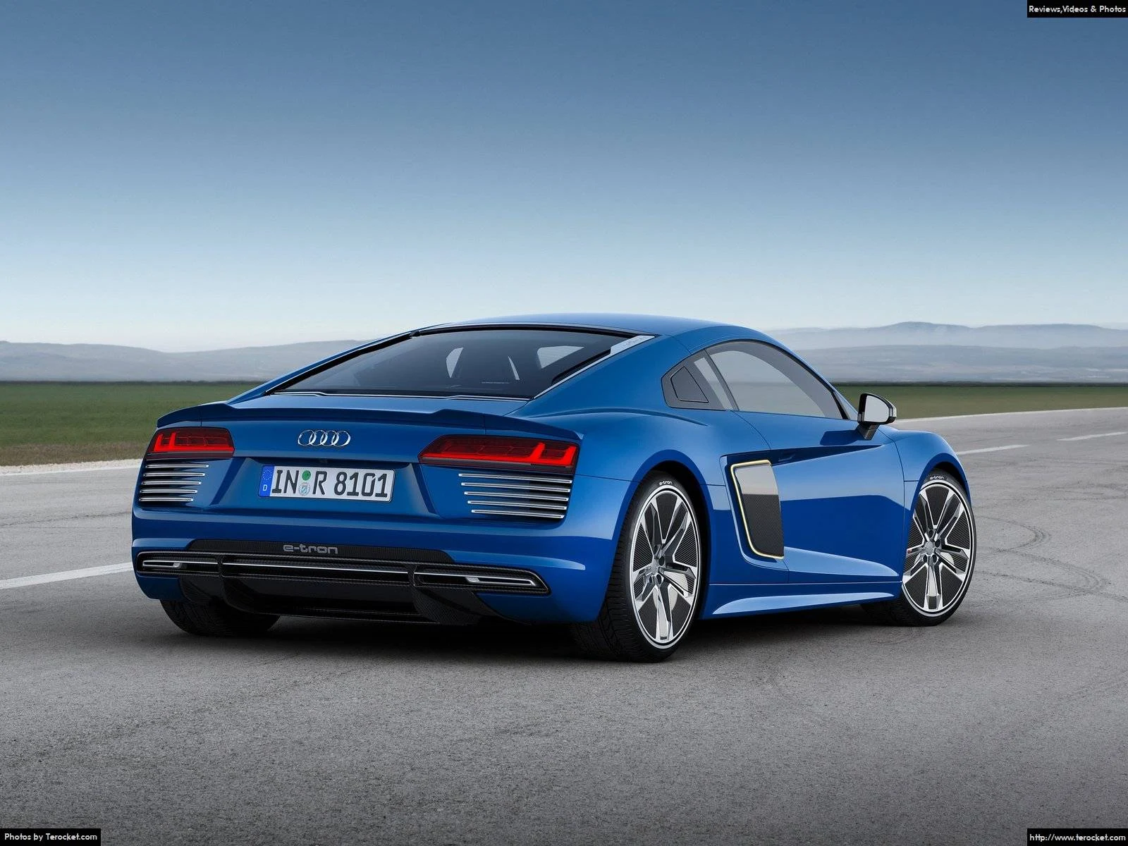 Hình ảnh xe ô tô Audi R8 e-tron 2016 & nội ngoại thất