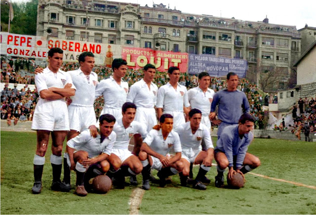 SEVILLA C. F. Temporada 1952-53. Doménech, Guillamón, Riquelme, Herrera II, Loren, Arza y Busto. Enrique, Campanal, Uncilla, Liz y Manolín (portero suplente). REAL SOCIEDAD DE FÚTBOL DE SAN SEBASTIÁN 1 🆚 SEVILLA C. F. 1. Domingo 19/04/1953. Campeonato de Liga de 1ª División, jornada 28. San Sebastián, Guipúzcoa, estadio de Atocha. GOLES: ⚽1-0: 1’, Barinaga. ⚽1-1: 4’, Guillamón.