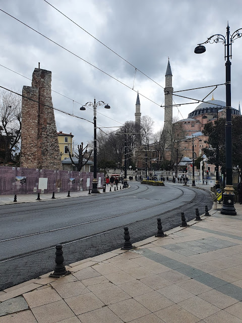 حجر المليون في اسطنبول : بداية الزمن