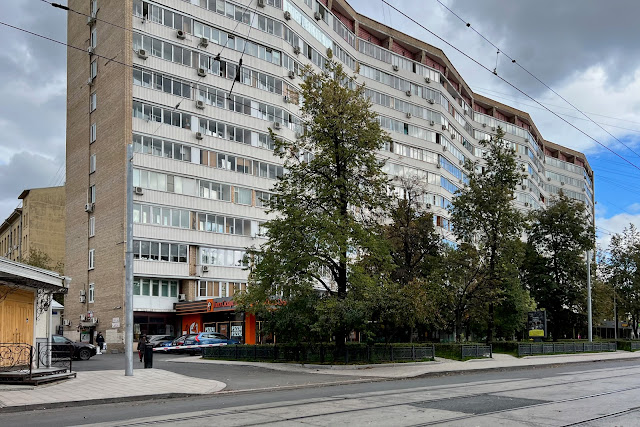 Новокузнецкая улица, жилой дом 1971 года постройки