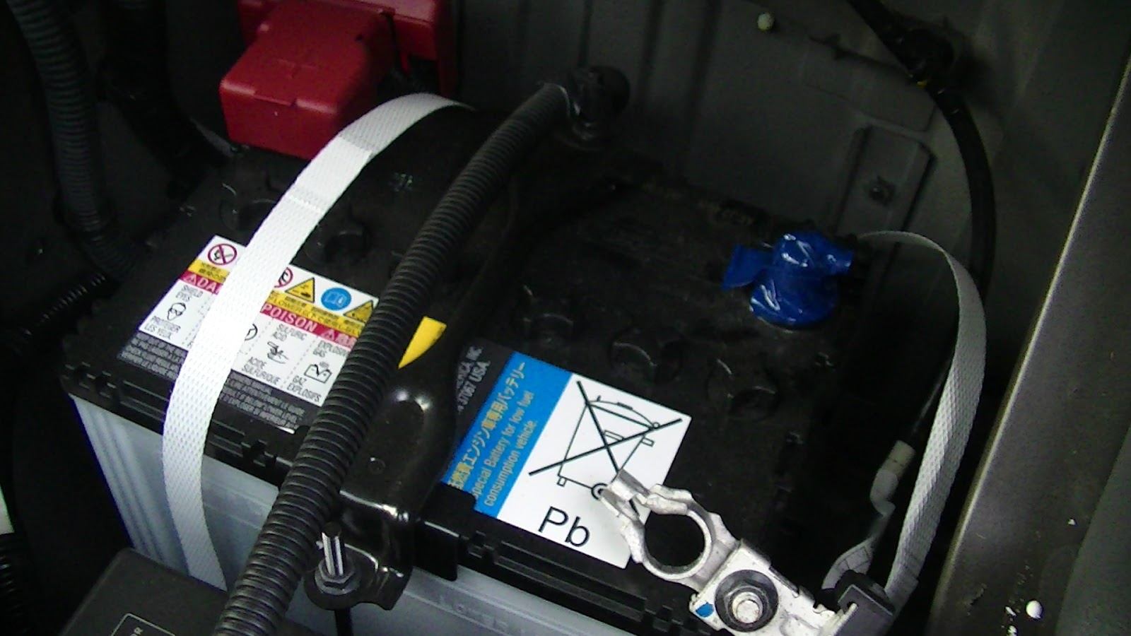 Nv350キャラバン車中泊diy 走行充電の配線