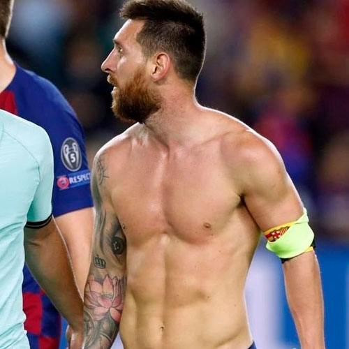 Lionel Messi sem camisa